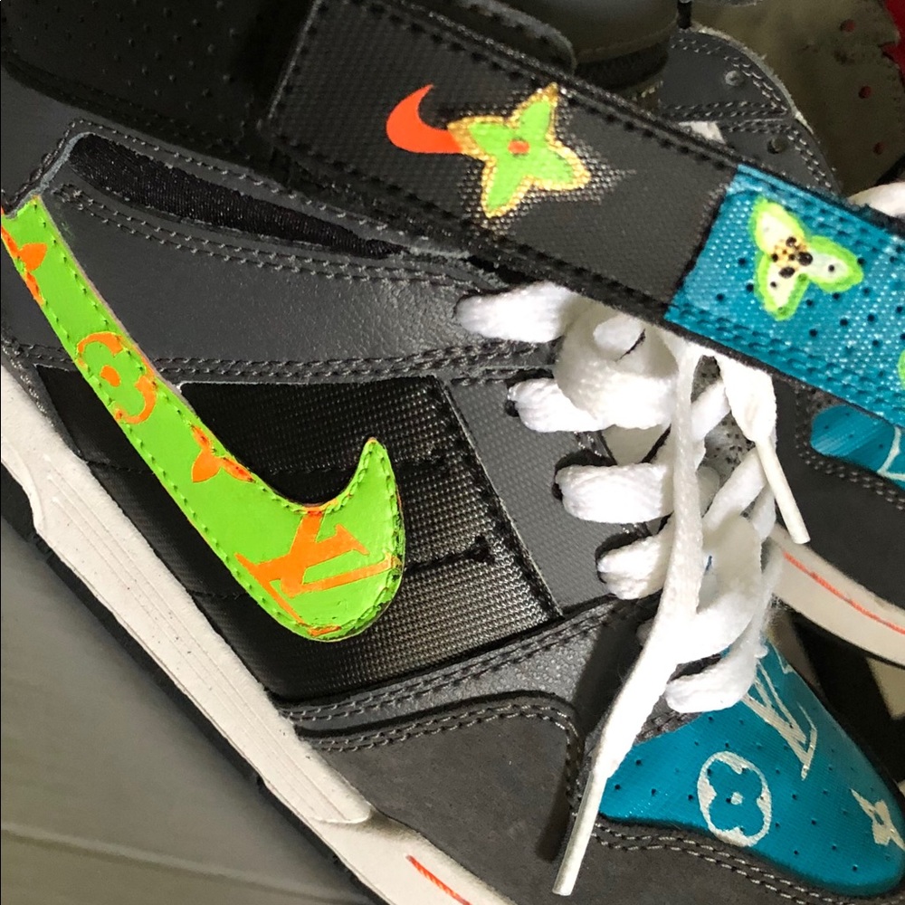 Custom Nikes - Picture 7 of 7